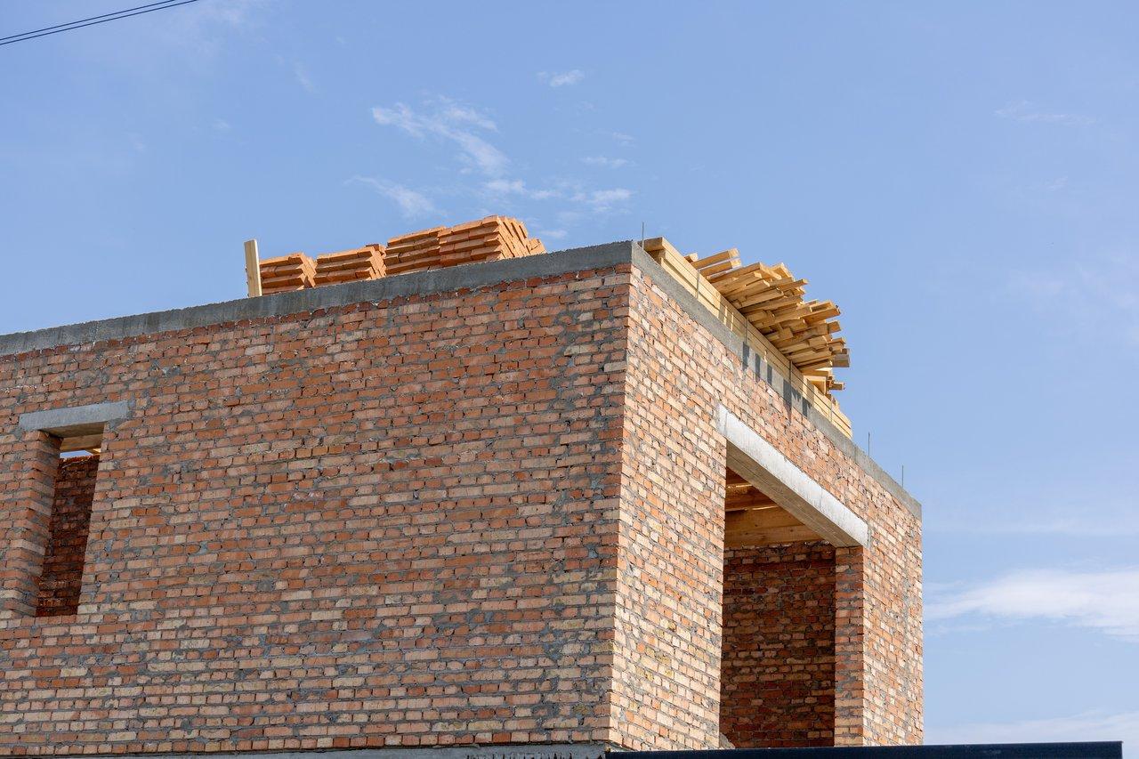 Garanties légales d’une construction neuve : décennale, parfait achèvement et bon fonctionnement expliquées