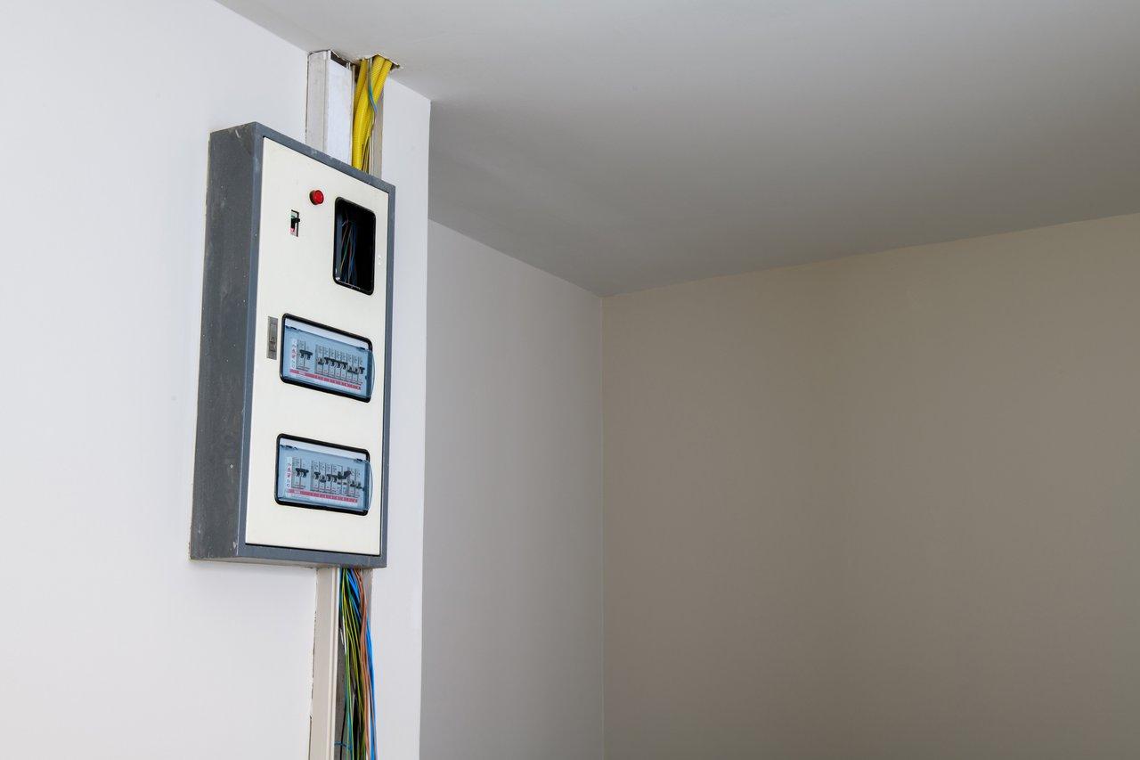 Normes électriques clés pour rénover un premier bien immobilier en France