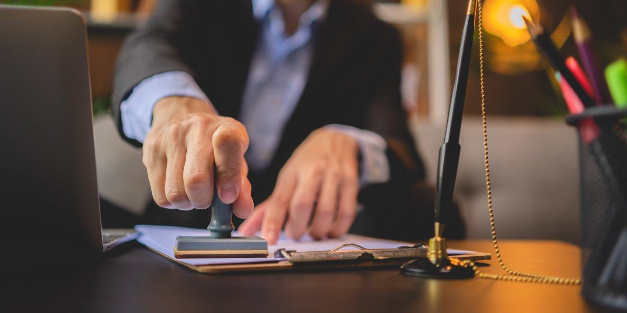 Signature chez le notaire : étapes clés et vigilance sur l’apport