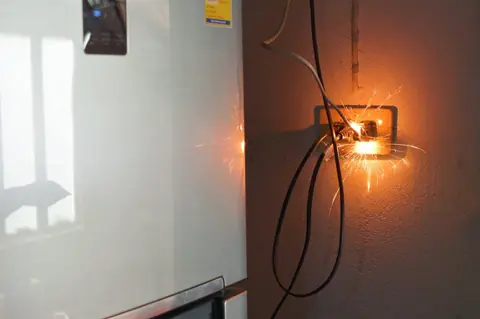 Installation électrique dangereuse : recours et garanties pour vice caché