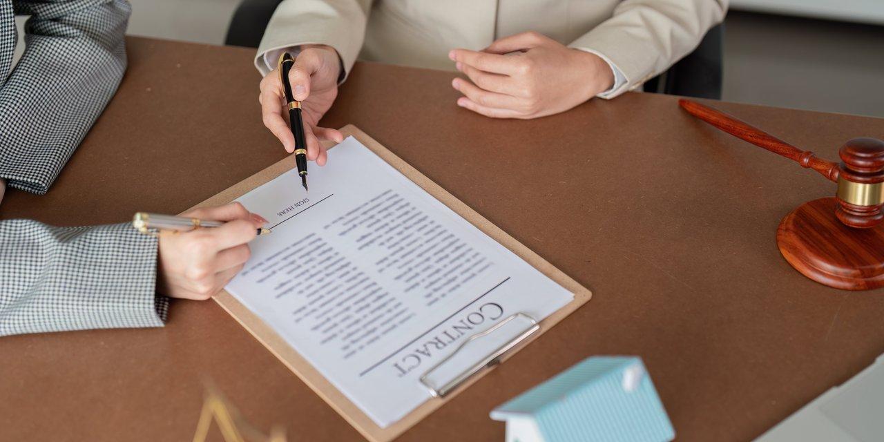 Contrat d'assurance habitation pour location, essentiel pour la sécurité du locataire et du propriétaire.