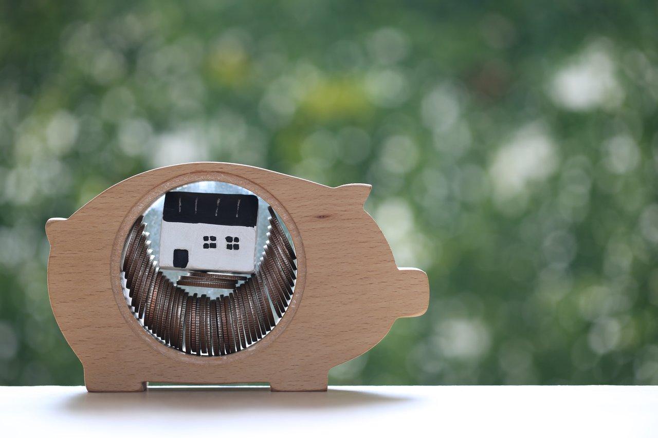 Économies personnelles pour constituer un apport immobilier solide, étape essentielle pour acheter son premier logement.