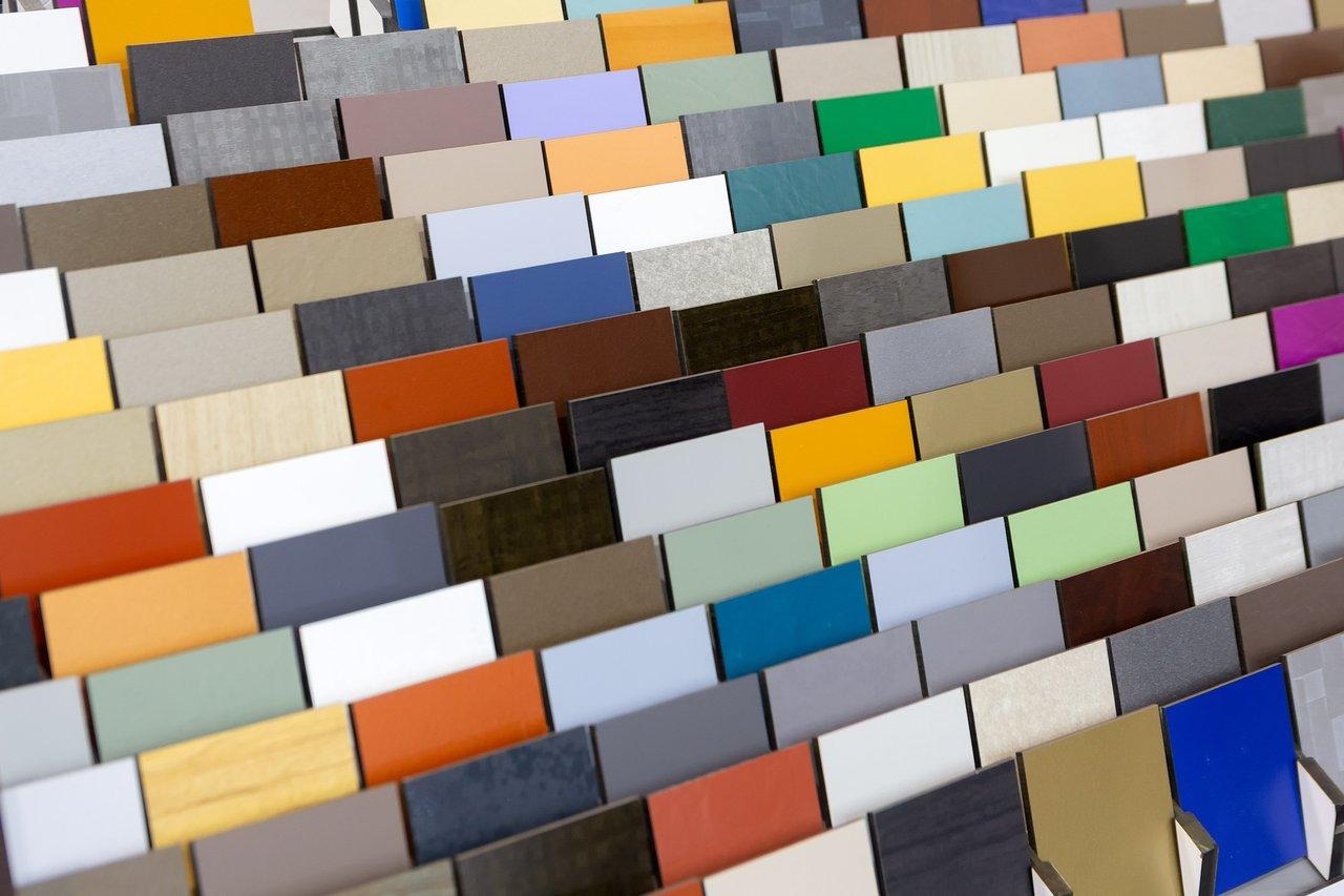 Infographie comparant les coûts et performances énergétiques des matériaux de construction, idéale pour choisir ses matériaux.