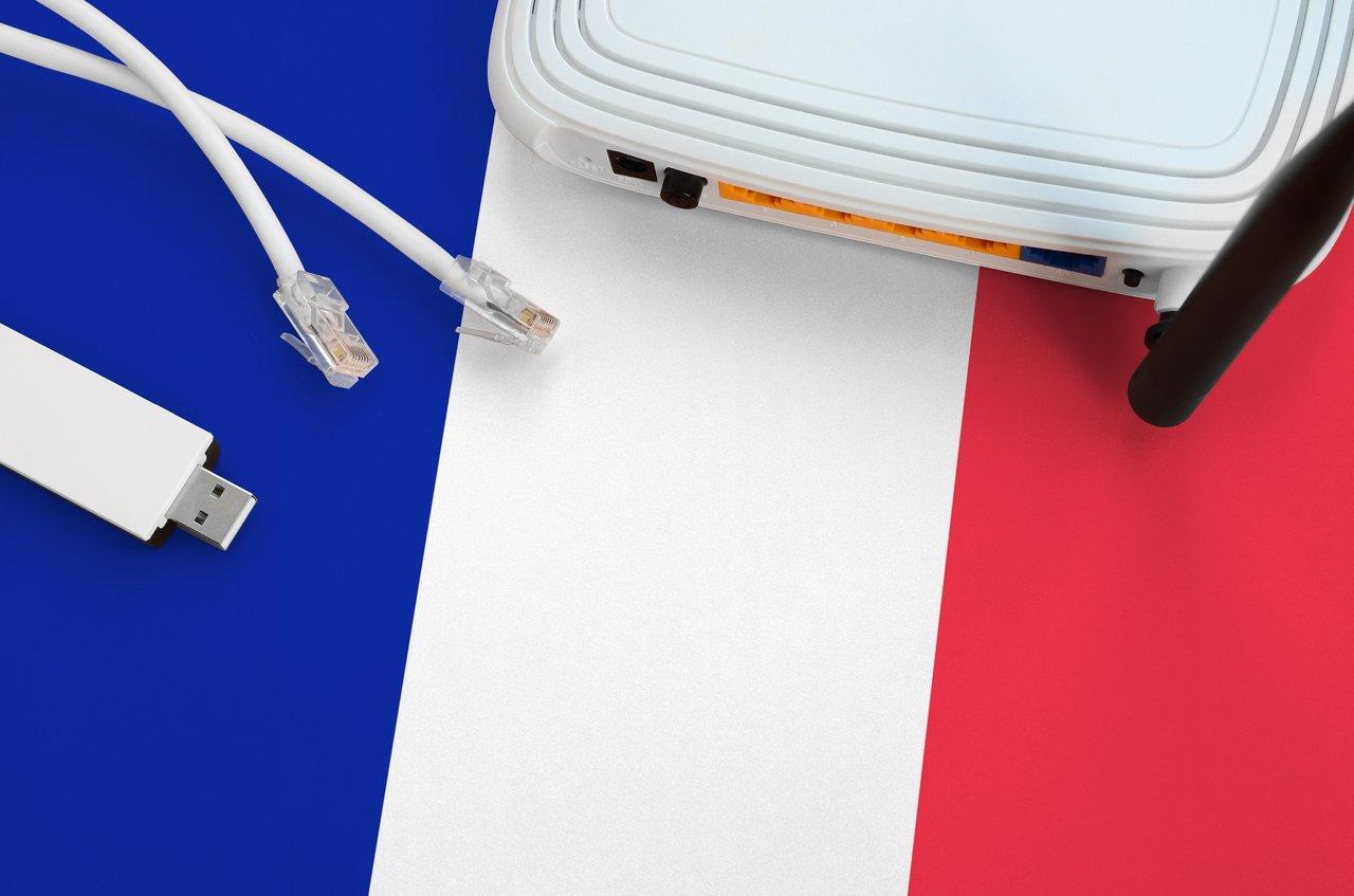 Test d’éligibilité internet en France sur ordinateur pour choisir entre Fibre, ADSL ou 4G.